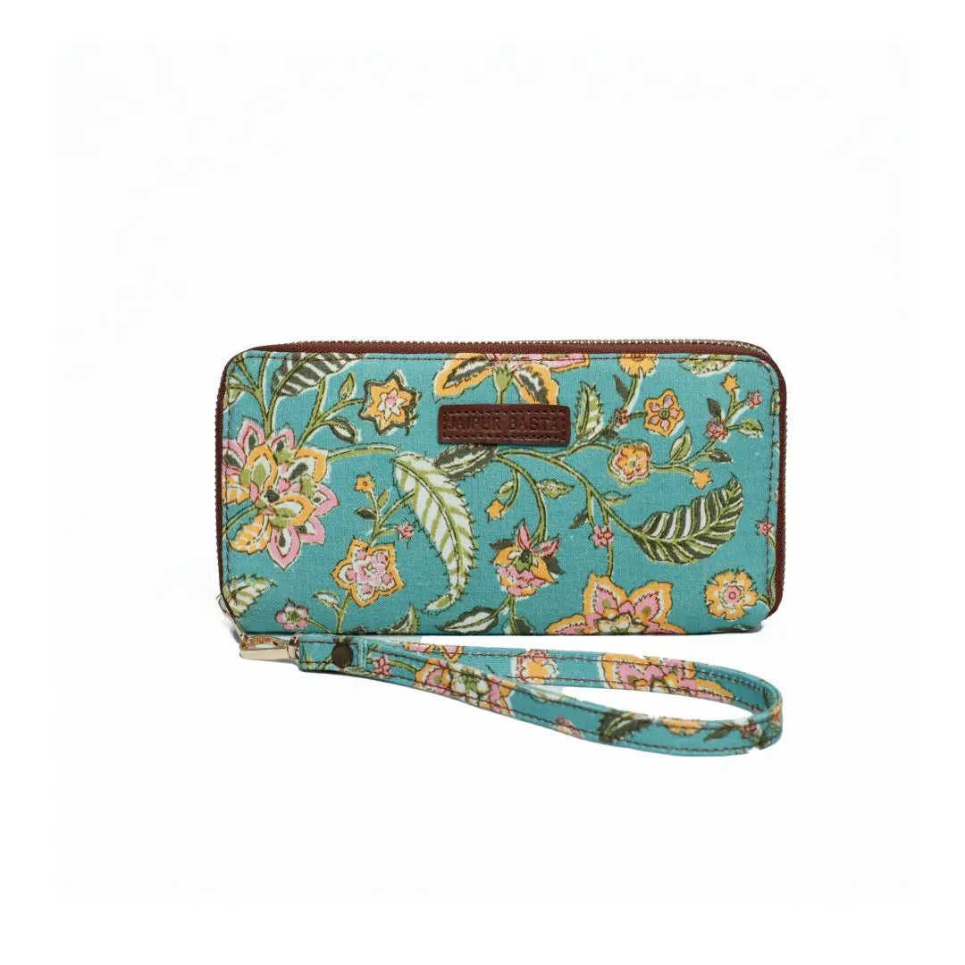 Parkota Wrist Clutch