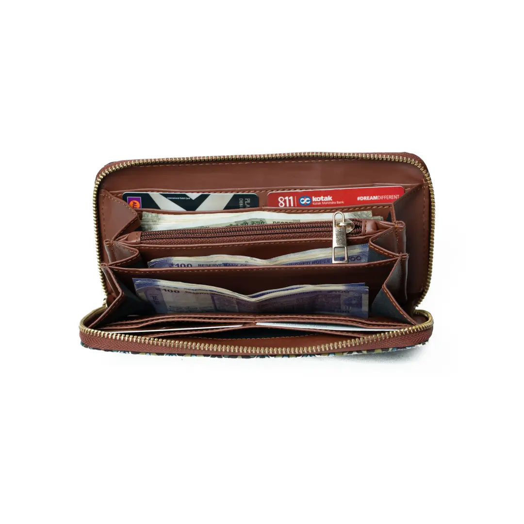 Bageechi Wrist Clutch